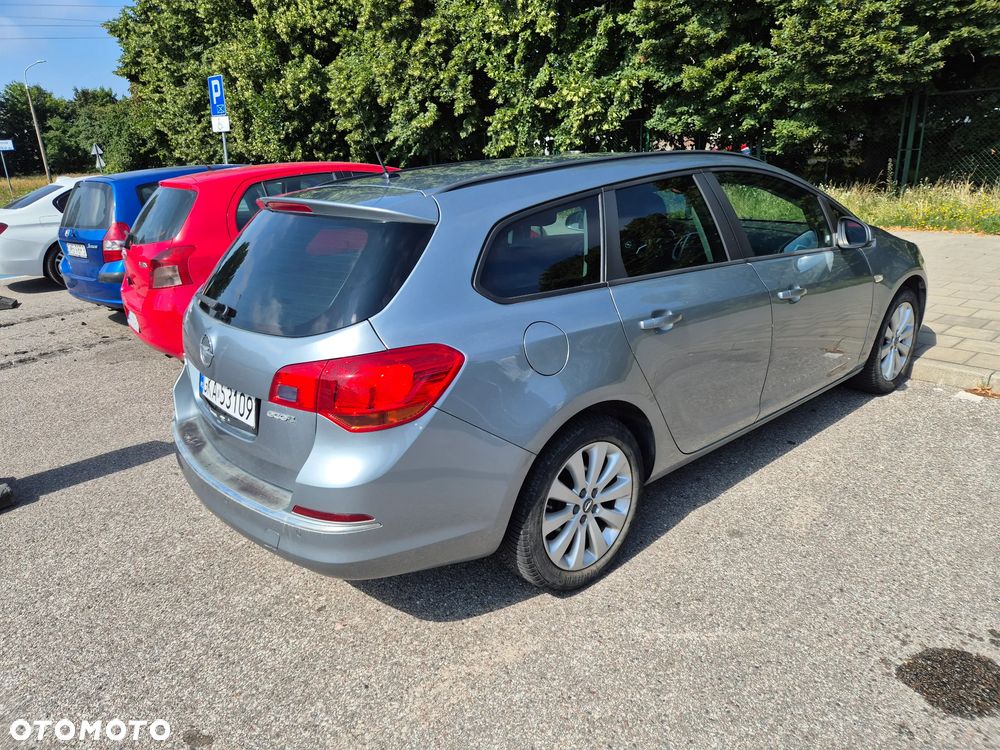 Opel Astra 1.4 Turbo Design Edition - 2