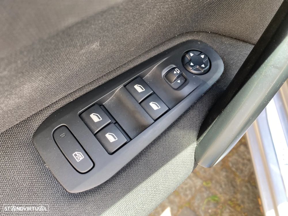 Peugeot 308 SW BlueHDi 130 EAT8 Style - 16