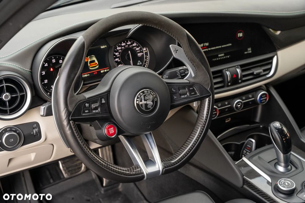 Alfa Romeo Giulia 2.9 V6 Bi-Turbo AT8 Quadrifoglio - 17