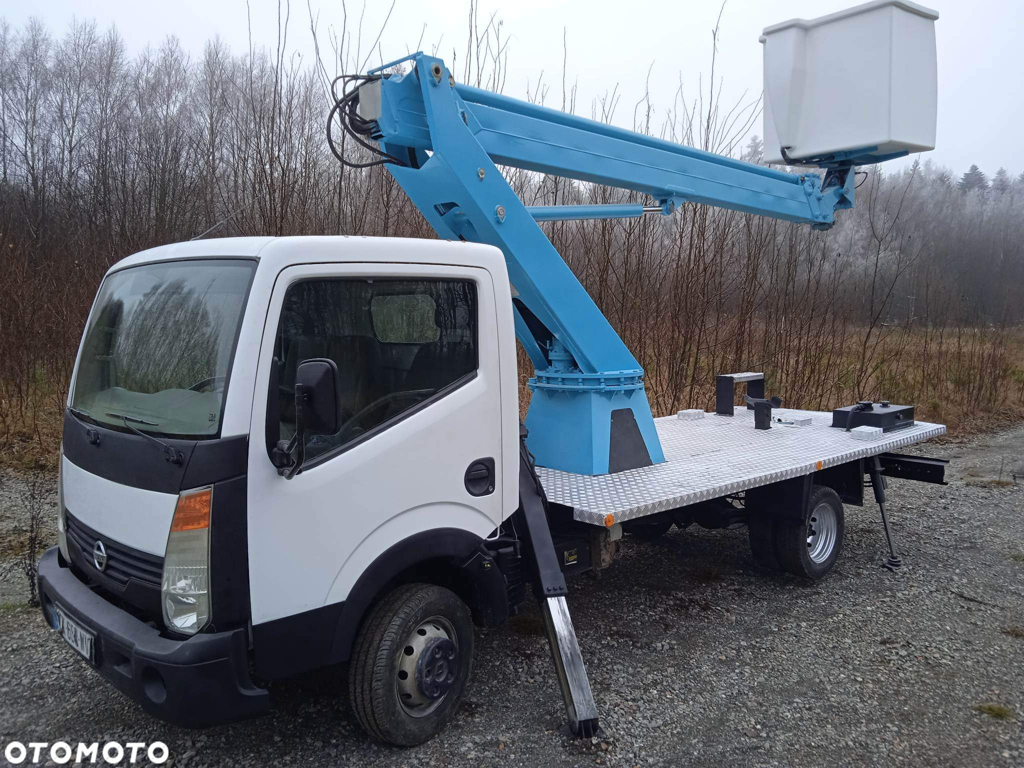 Nissan Podnośnik koszowy.  Cabstar.  16m . 8 zasieg boczny. - 3