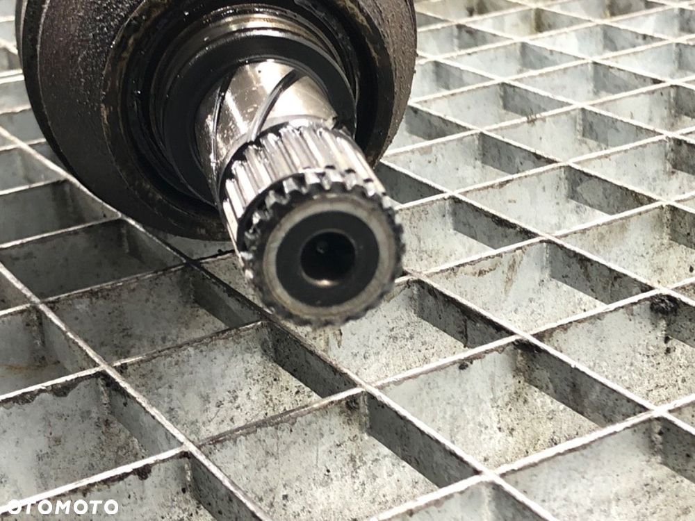 PÓŁOŚ PRAWY PRZÓD  OPEL ASTRA H Kombi (A04) 2004 - 2014 1.4 (L35) 66 kW [90 KM] benzyna 2004 - - 4