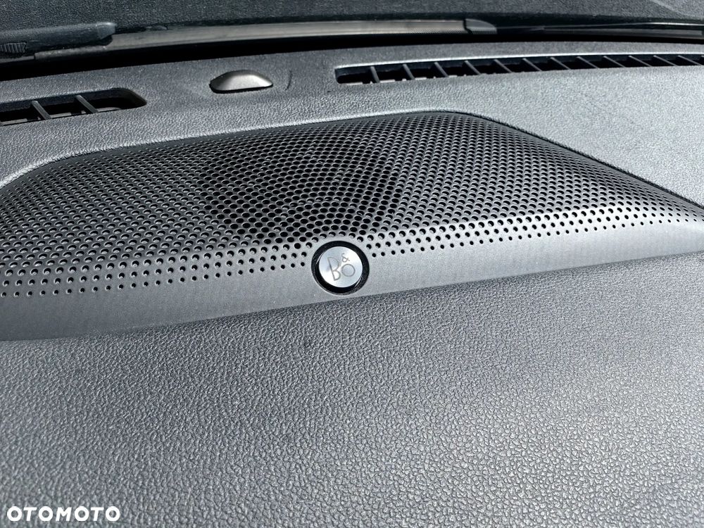 Ford Kuga 2.0 EcoBlue 4x4 ST-LINE X - 29