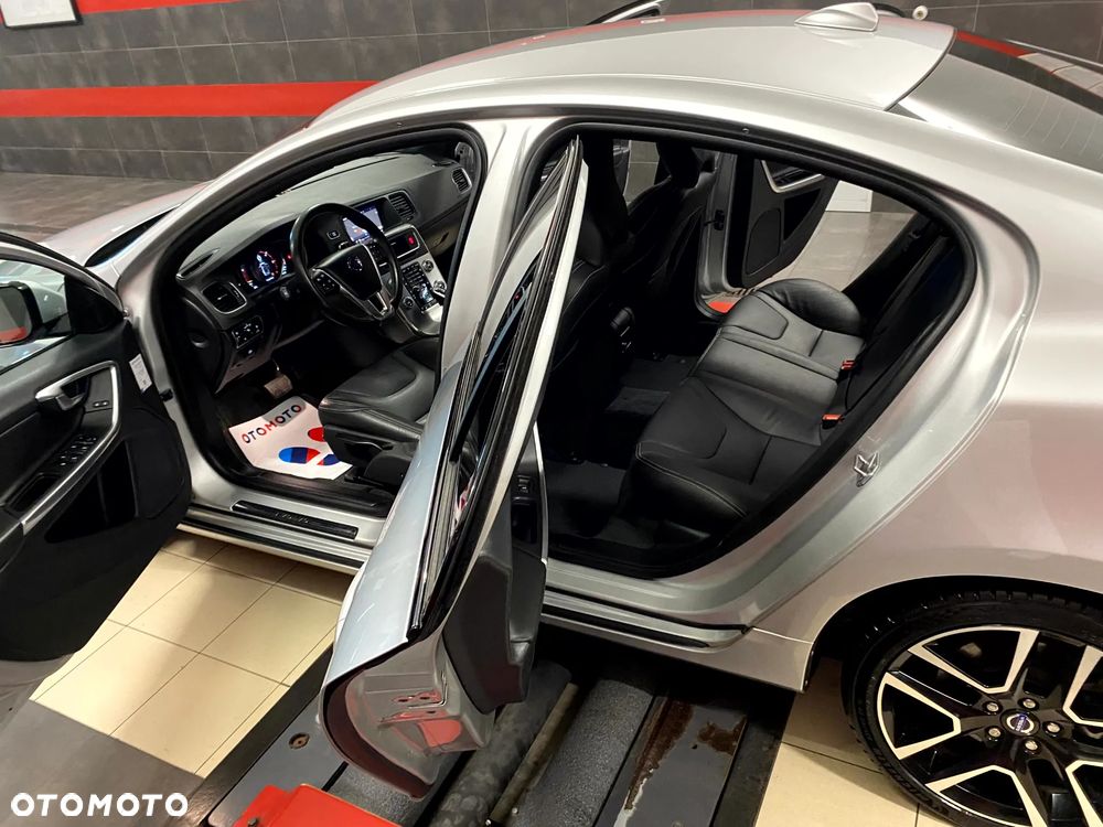 Volvo S60 D4 Geartronic RDesign - 20