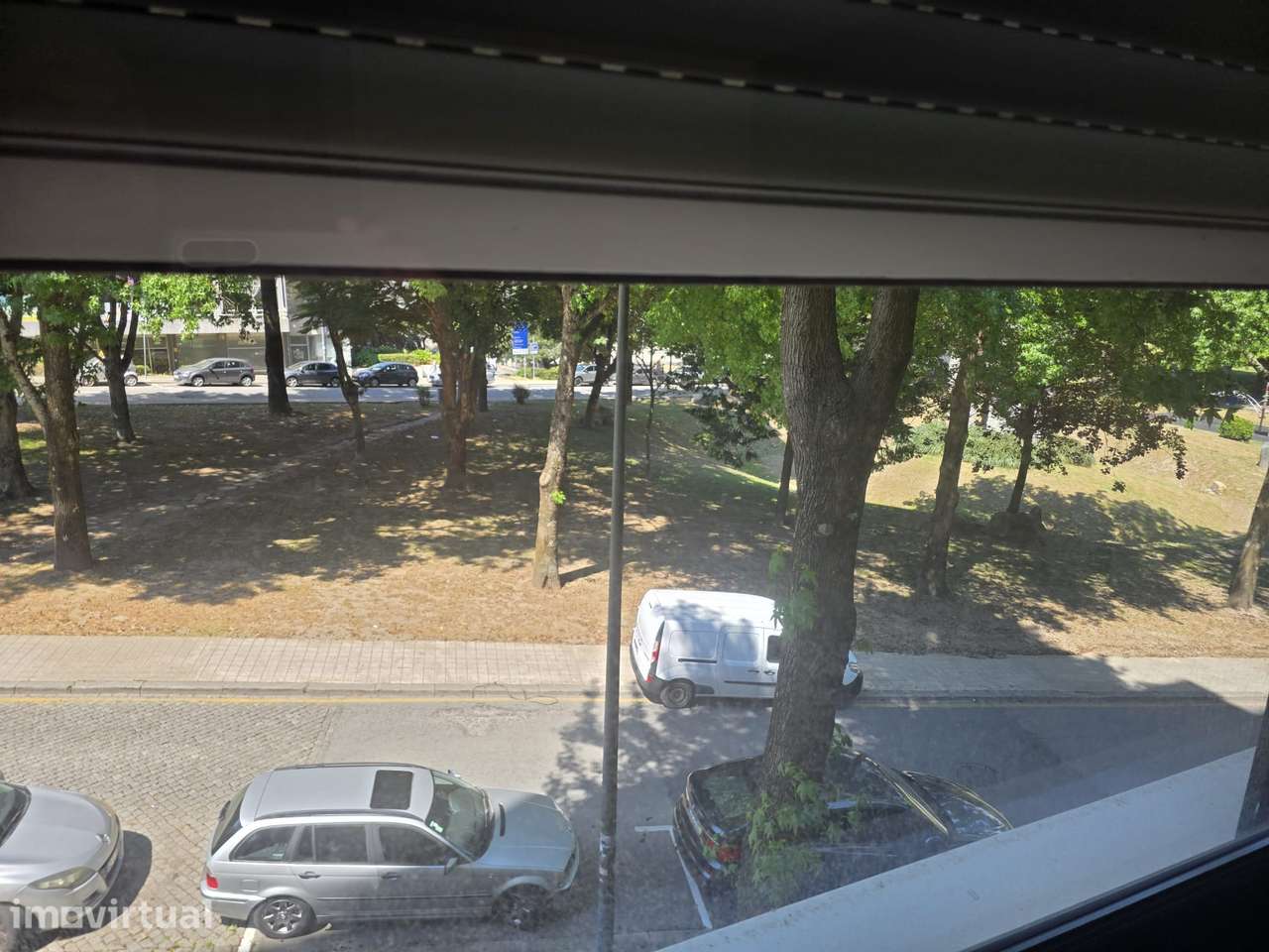 T1 moderno com varanda, garagem e vista para jardim no centro do Porto - Grande imagem: 5/10