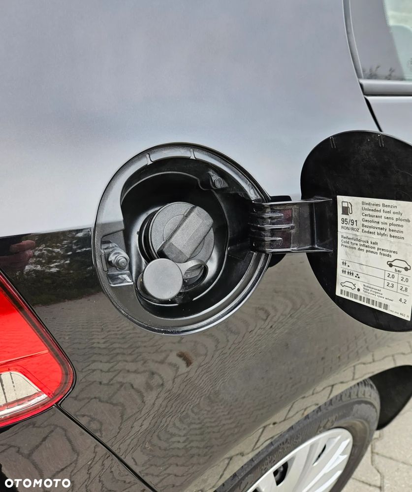 Volkswagen Golf VI 1.6 Comfortline - 22