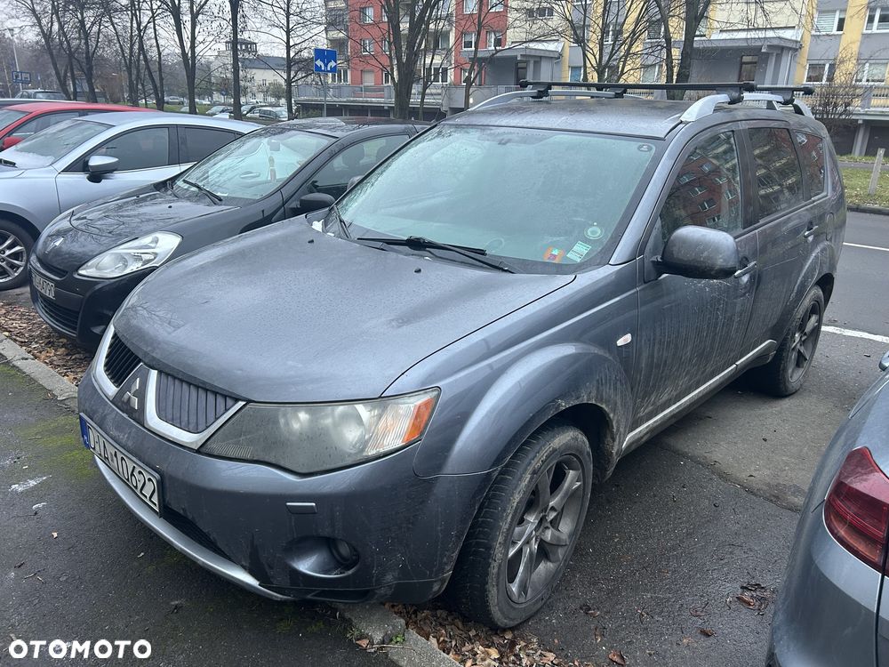 Mitsubishi Outlander - 1