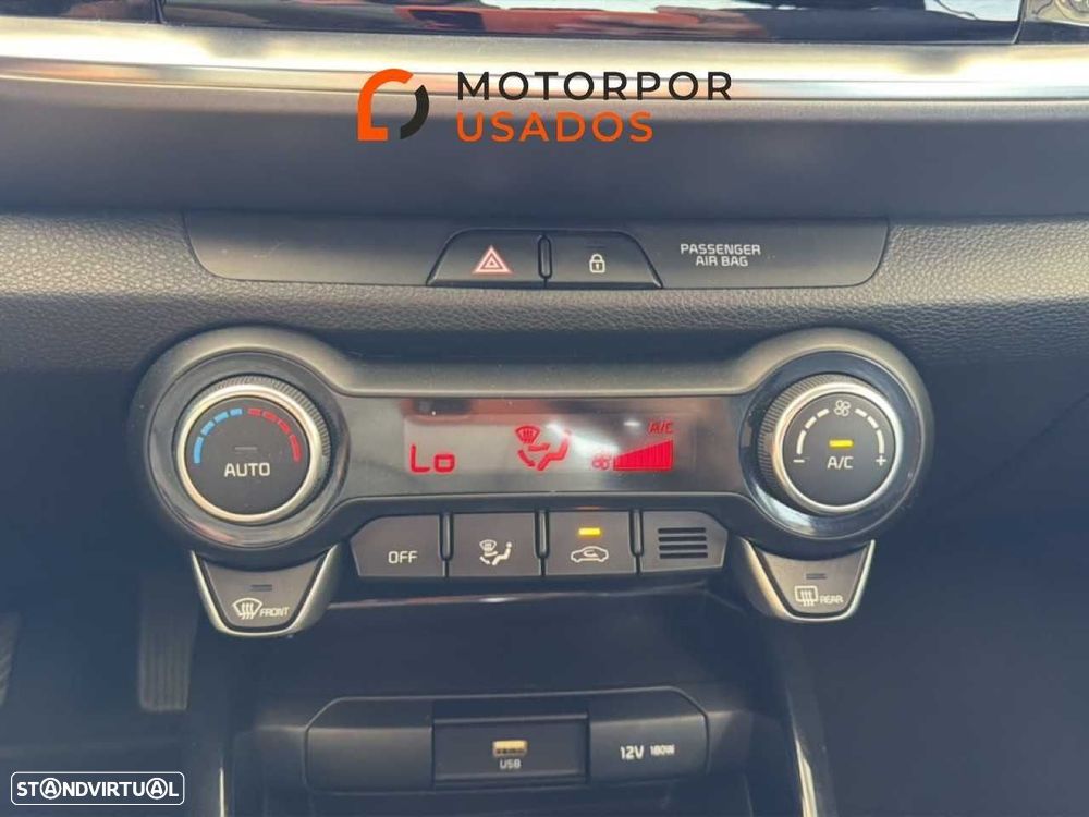 Kia Stonic 1.2 Dynamic — fotografia 18