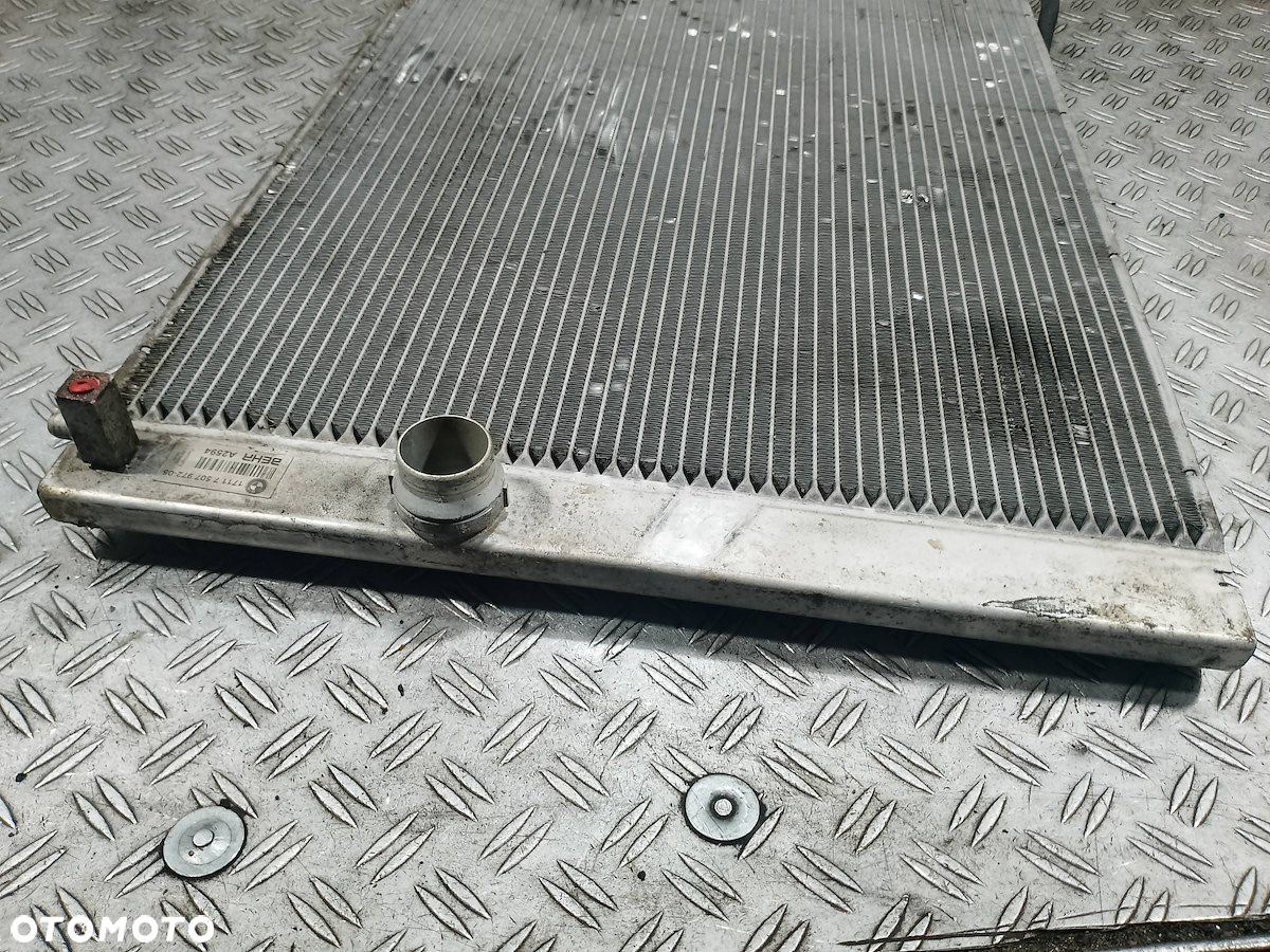 CHŁODNICA WODY AUTOMAT BMW E65 17117507972-05 3.5 V8 - 4