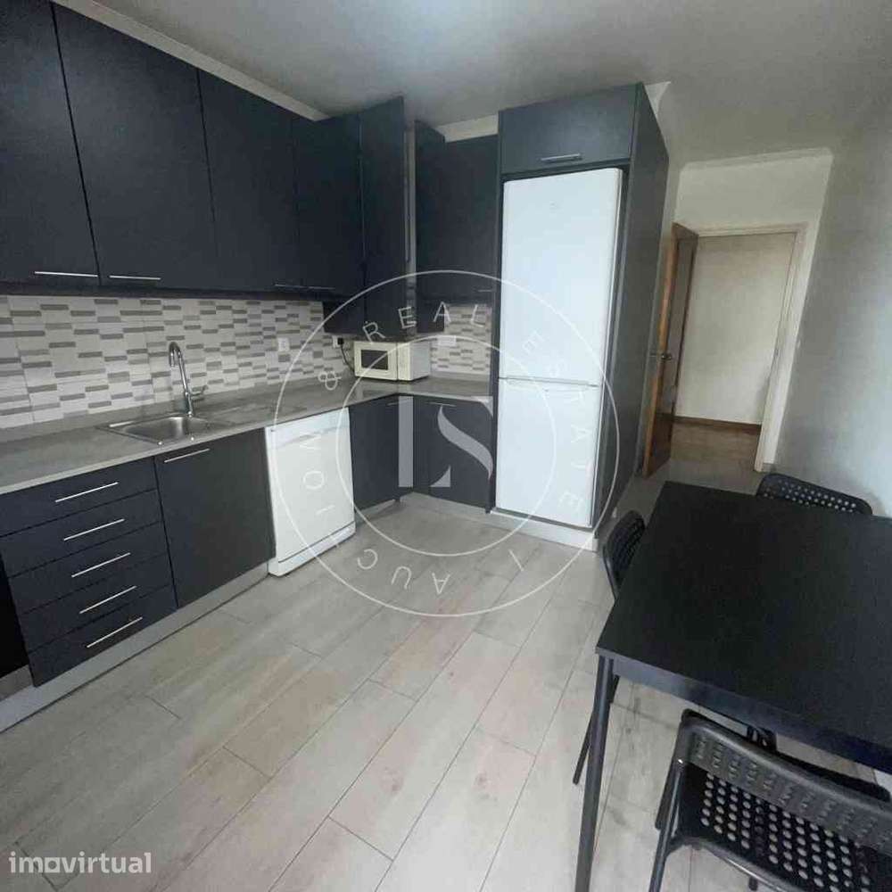 Apartamento T2 com Garagem e Arrumos | Urb. dos Altos | Cidade da Maia - Grande imagem: 3/38