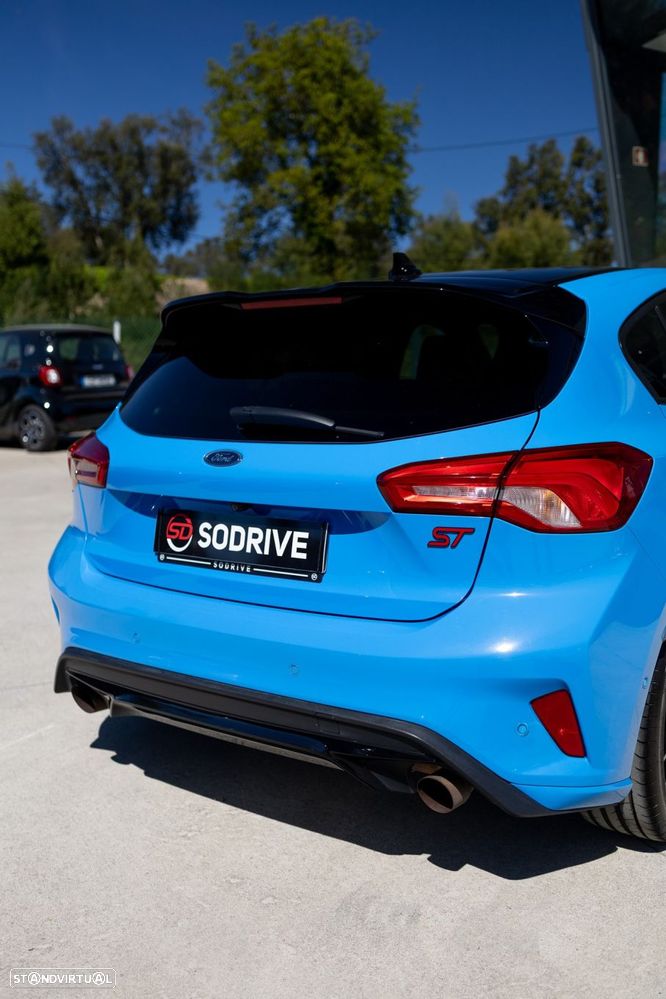Ford Focus 2.3 EcoBoost S&S ST - 32