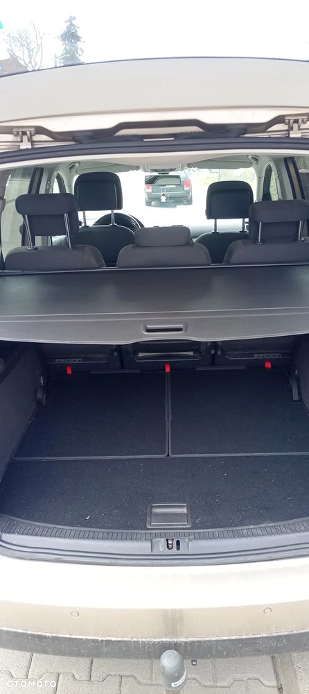 Volkswagen Touran - 7