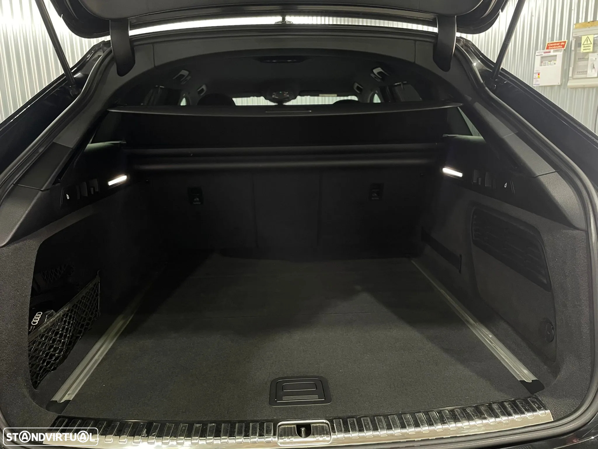 Audi A6 Avant 40 TDI quattro S tronic S line - 44
