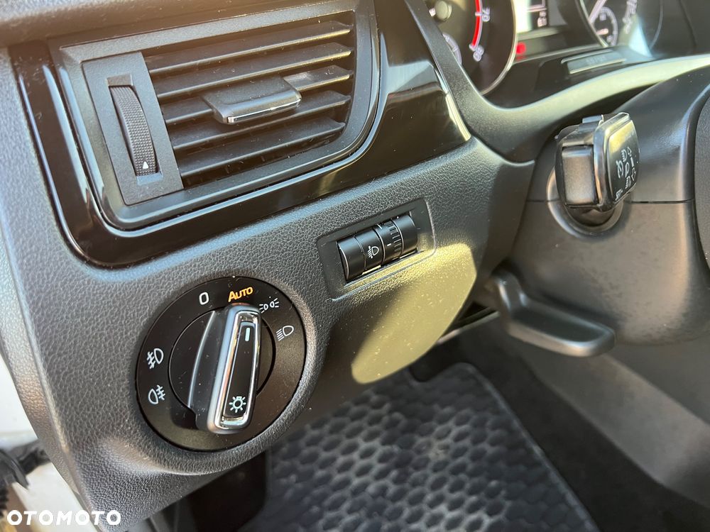 Skoda RAPID 1.0 TSI Cool Edition - 21