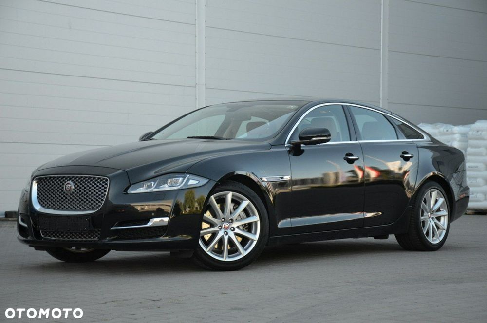Jaguar XJ - 10
