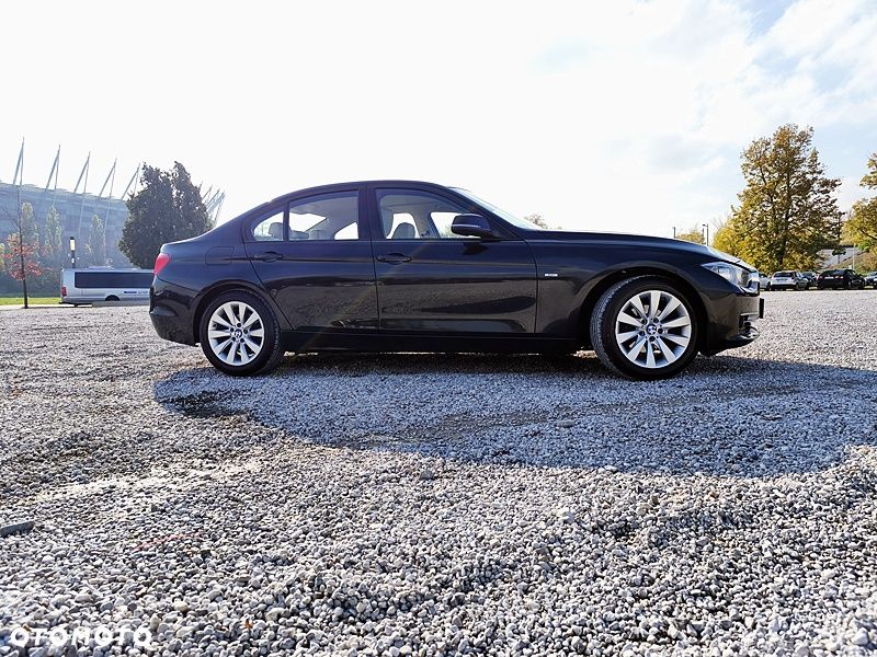 BMW Seria 3 320i Modern Line - 16