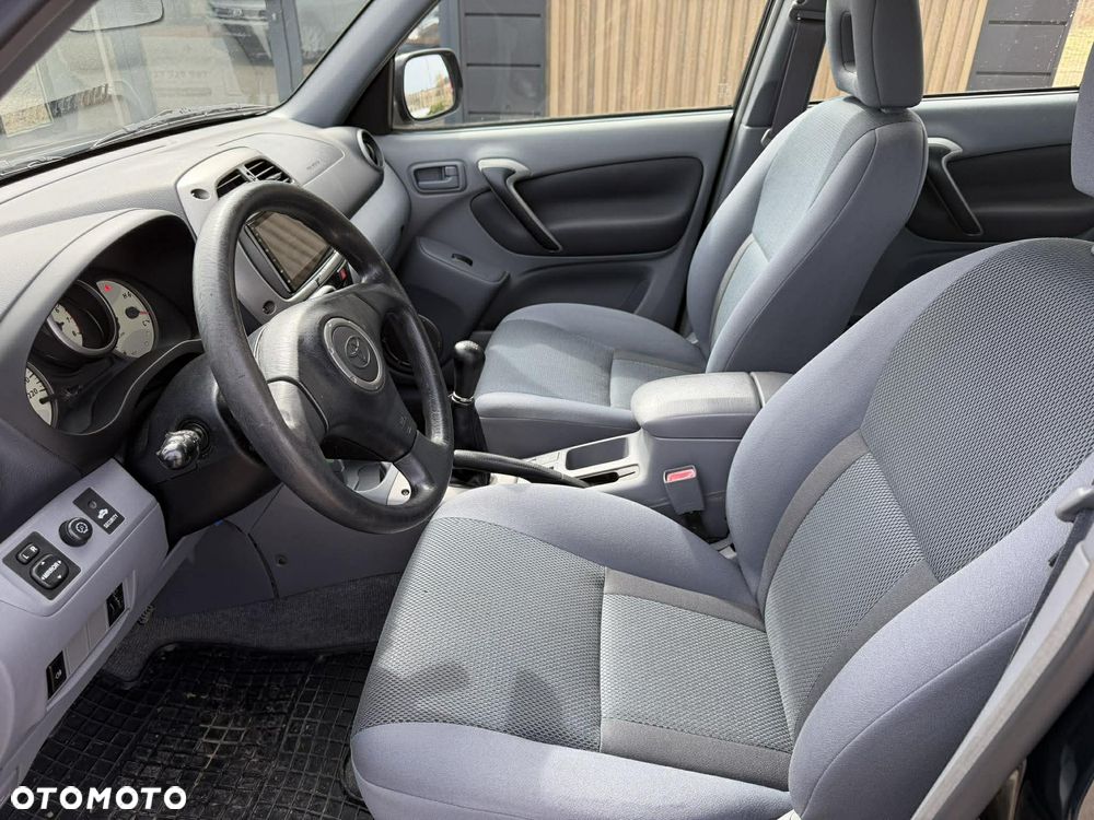 Toyota RAV4 1.8 VVT-i 4x2 - 10