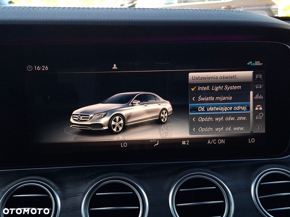 Mercedes-Benz Klasa E 220 d AMG - 35