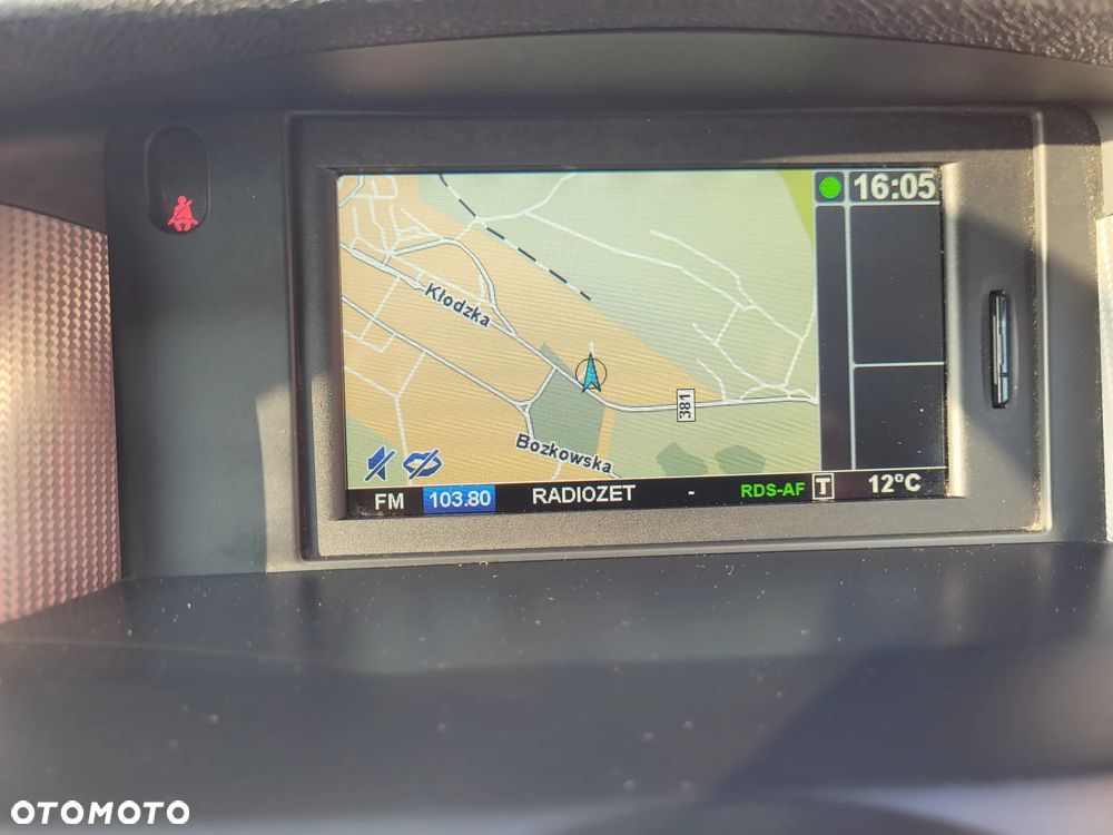 Renault Laguna dCi 150 FAP Start-Stop GT - 29