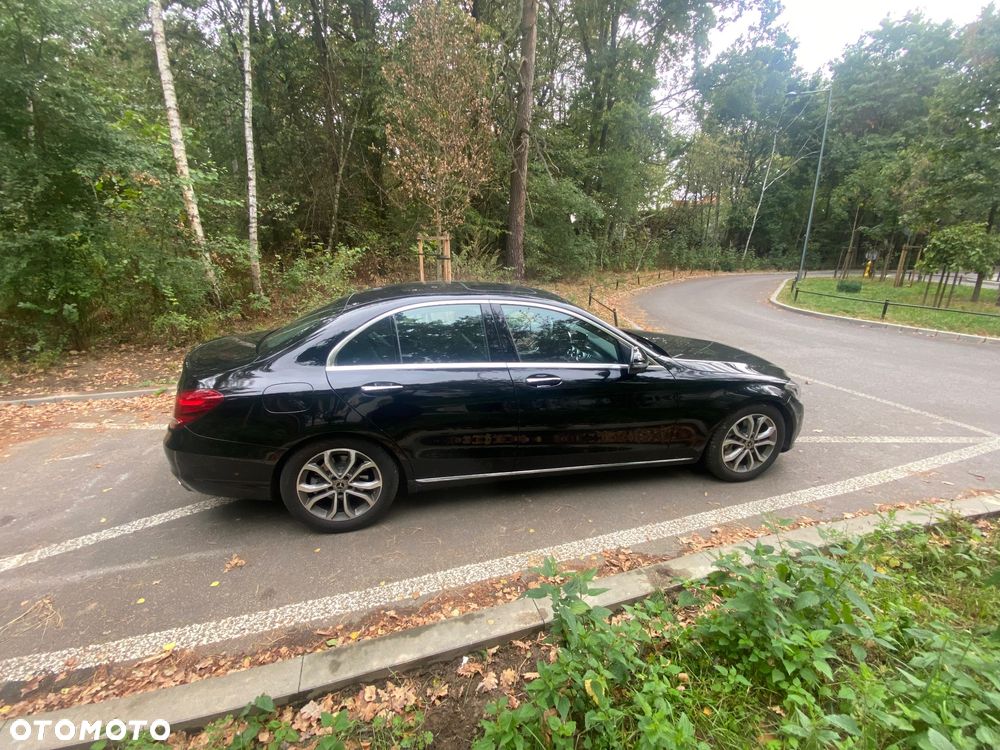Mercedes-Benz Klasa C 300 9G-TRONIC - 4