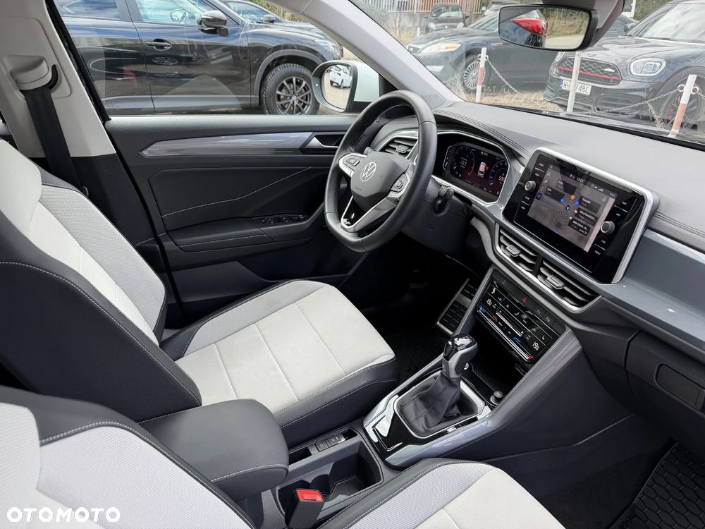 Volkswagen T-Roc - 17