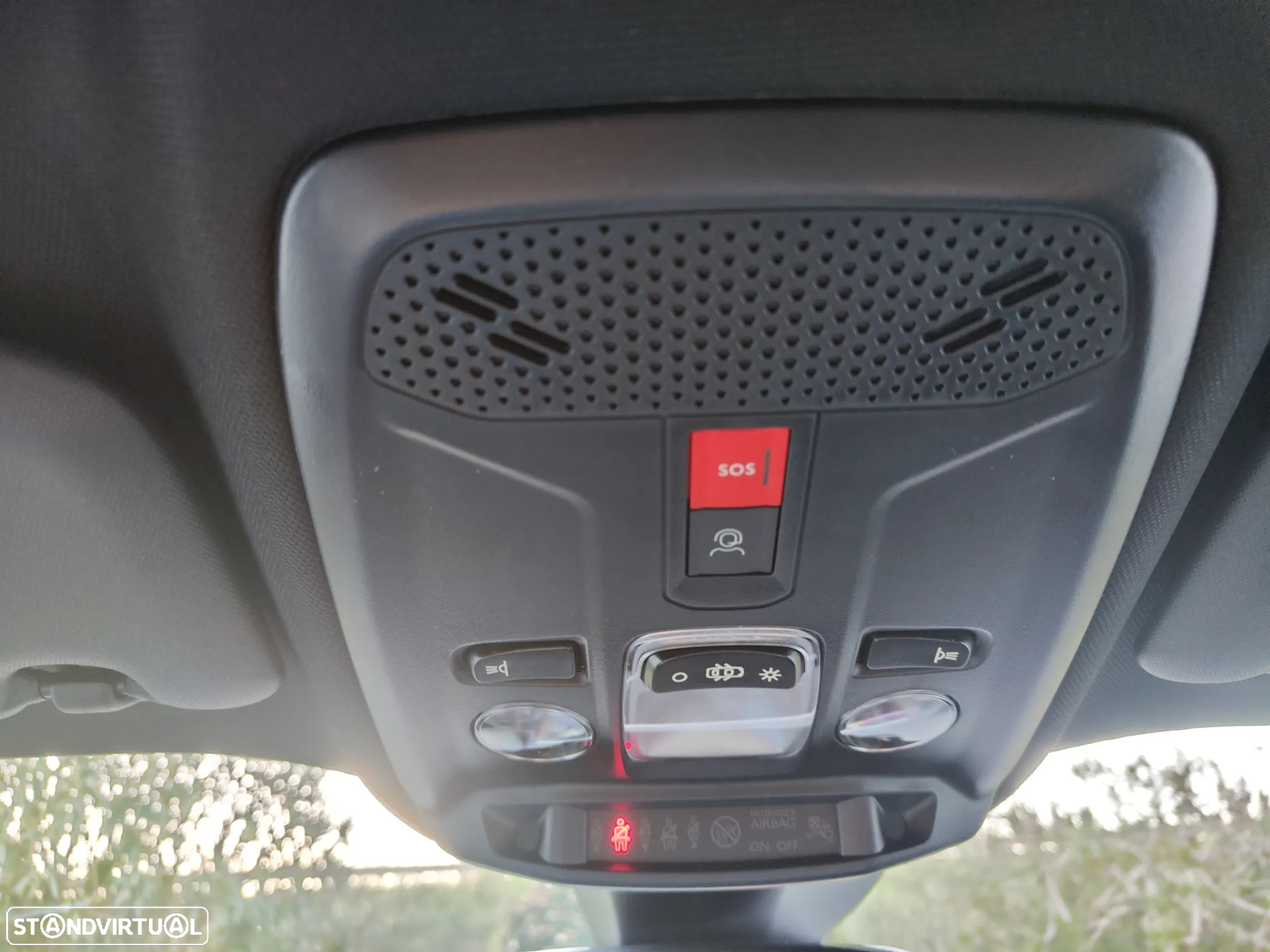 Peugeot e-2008 54 kWh Allure - 30