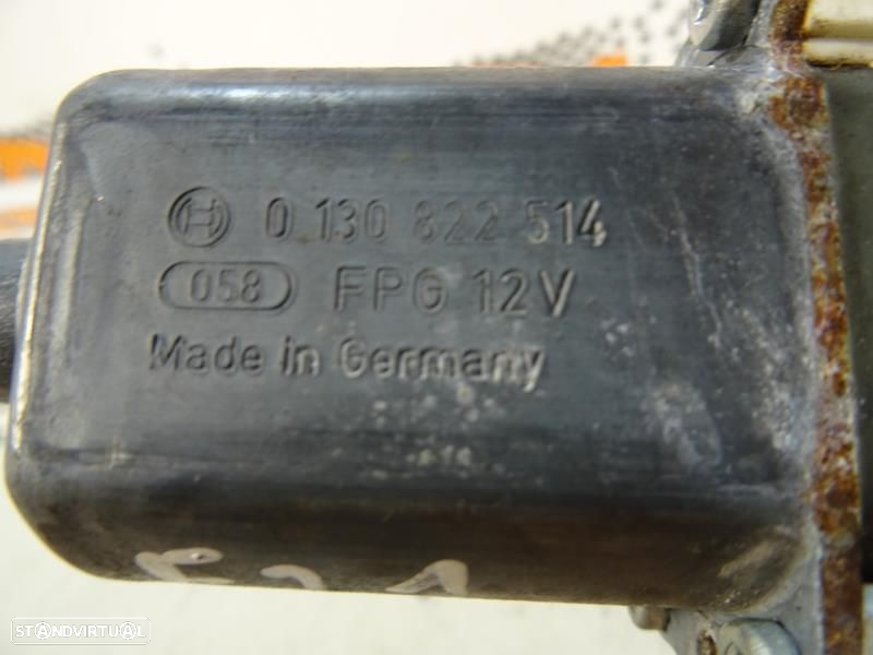 Motor Do Elevador De Vidros Bmw 4 Gran Coupe (F36)  0130822514 / 70460 - 5