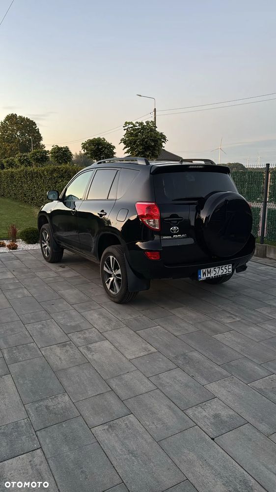 Toyota RAV4 - 8