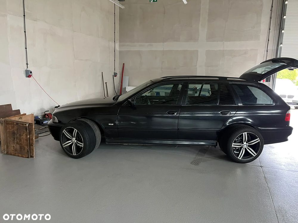 BMW Seria 5 530d - 24