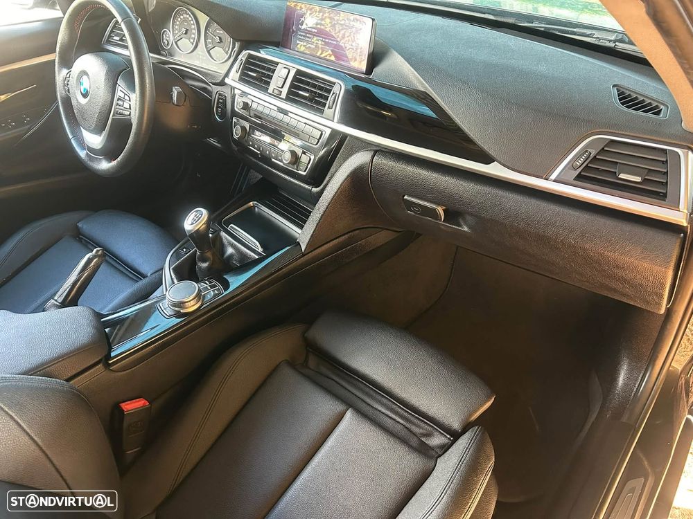 BMW 318 d Sport Line - 21