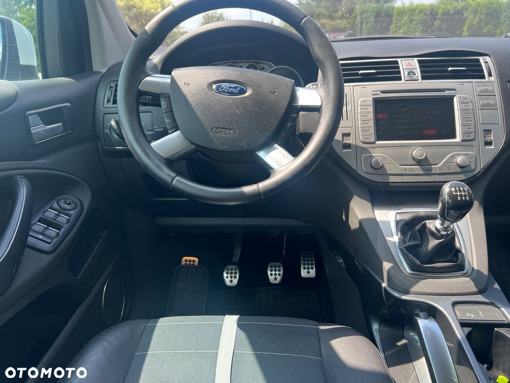 Ford Kuga 2.0 TDCi 2x4 Titanium - 31