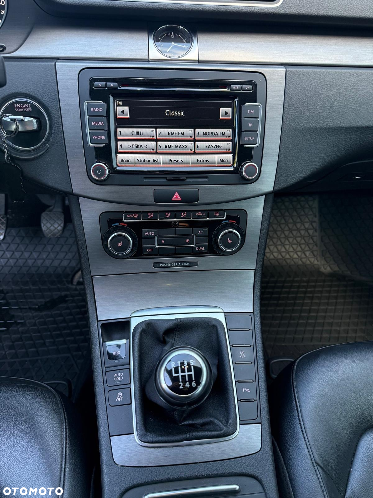Volkswagen Passat 2.0 TDI DPF Highline - 14