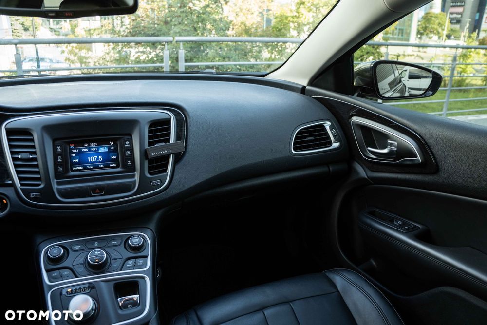 Chrysler 200 - 21