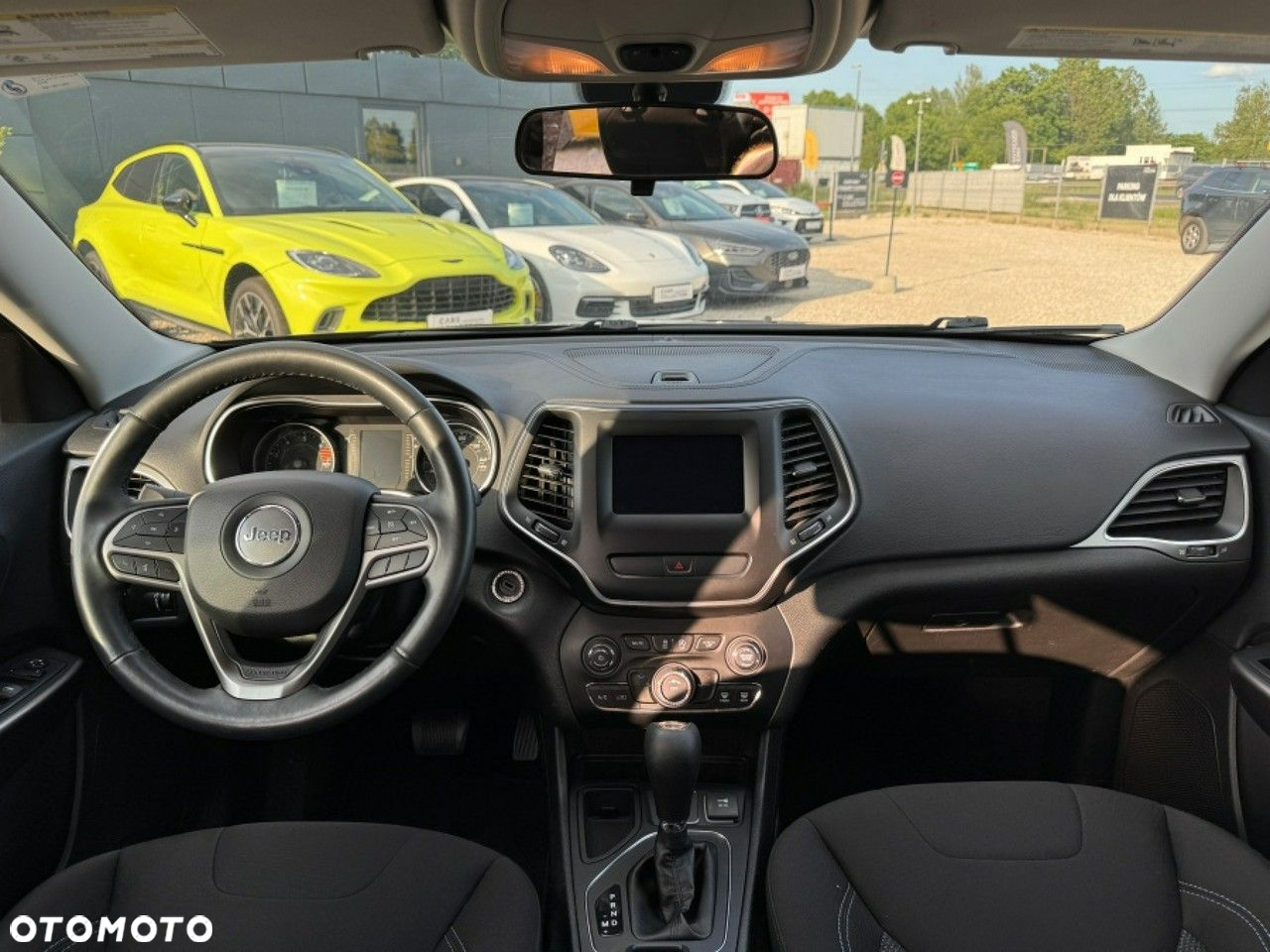 Jeep Cherokee - 12