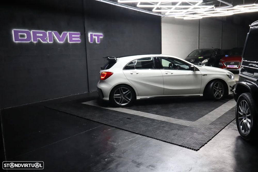Mercedes-Benz A 45 AMG 4Matic Speedshift 7G-DCT - 30
