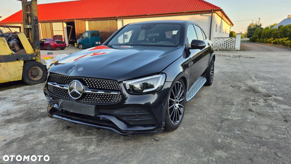 Mercedes-Benz GLC 300 d 4Matic 9G-TRONIC AMG Line - 30