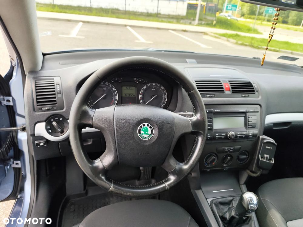Skoda Octavia 1.6 Elegance - 12