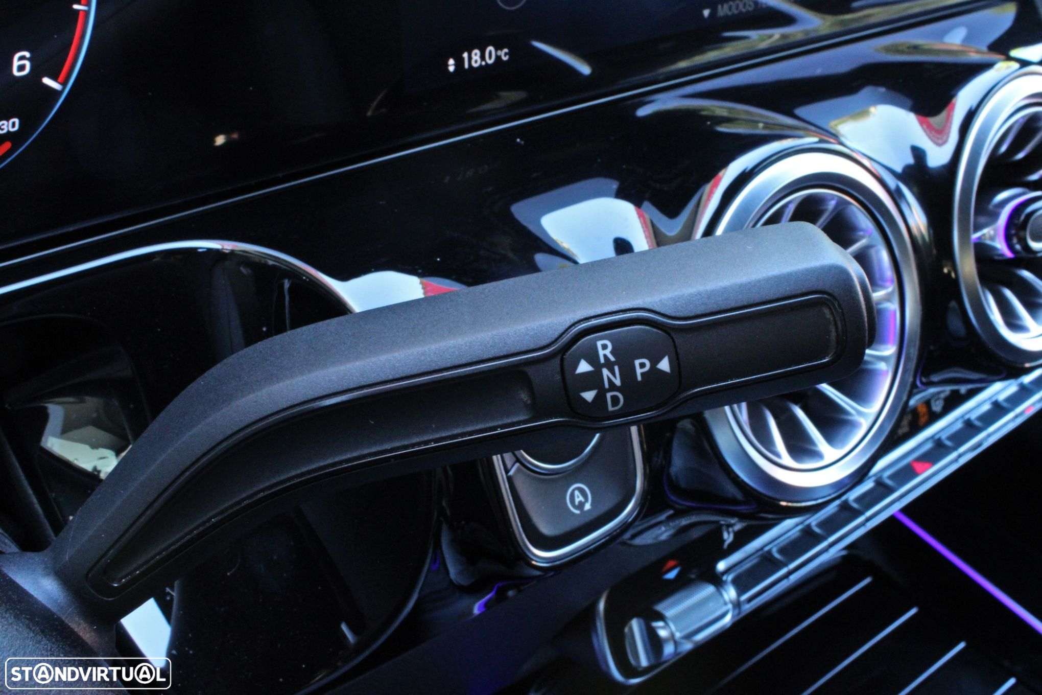 Mercedes-Benz GLA 180 d - 11