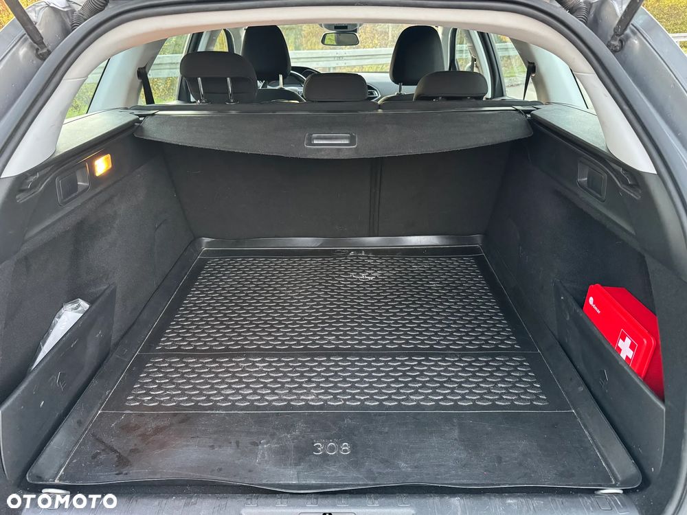 Peugeot 308 1.2 PureTech Allure S&S - 10