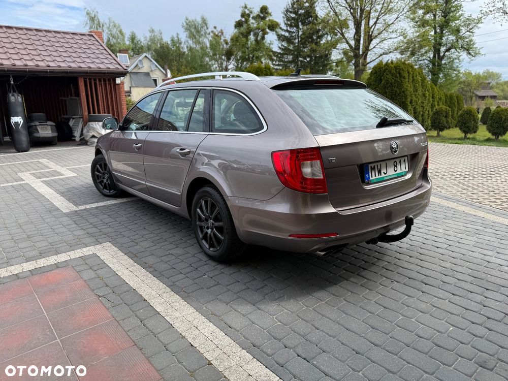 Skoda Superb 2.0 TDI DSG Elegance - 6