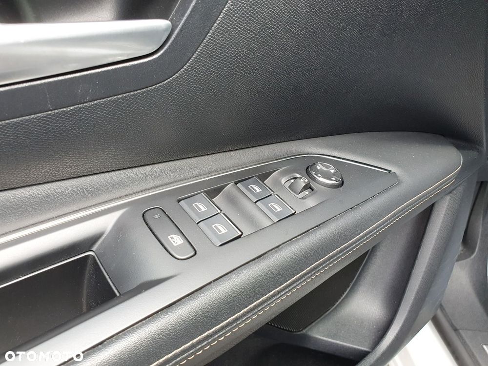 Peugeot 3008 1.2 PureTech GT S&S EAT8 - 17