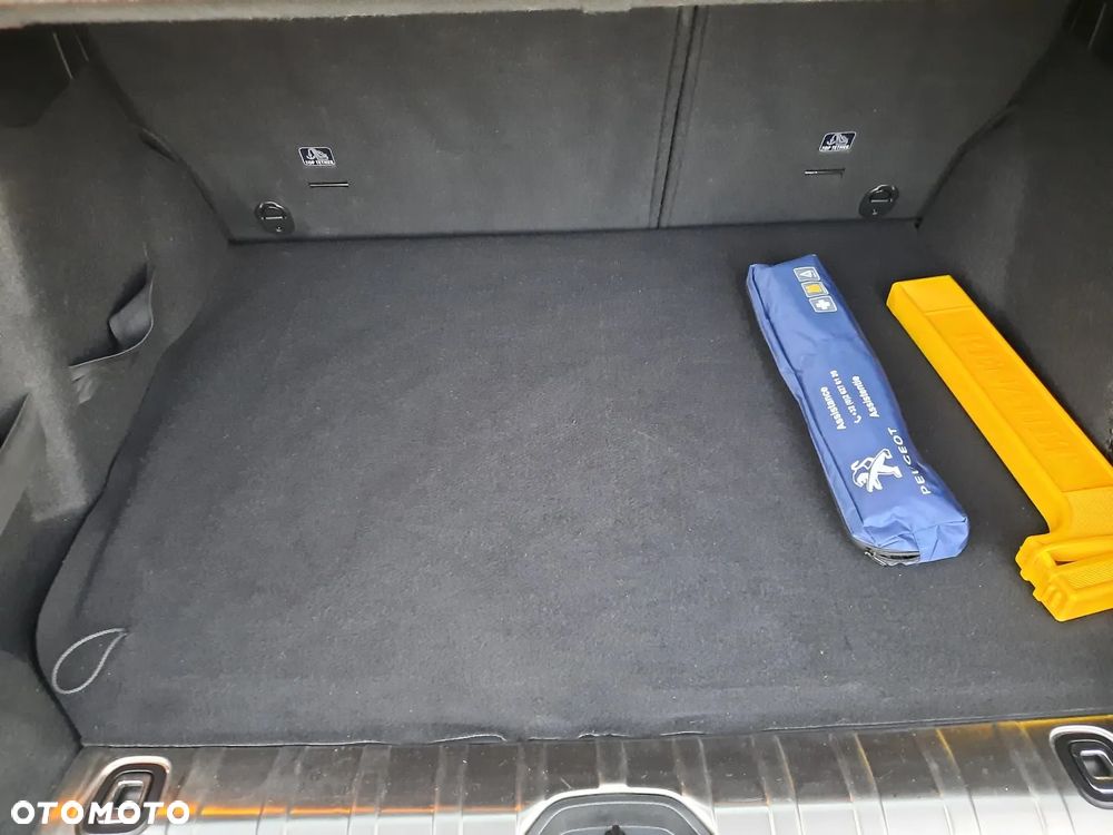 Peugeot 2008 PureTech 110 GPF Stop&Start EAT6 Style - 21