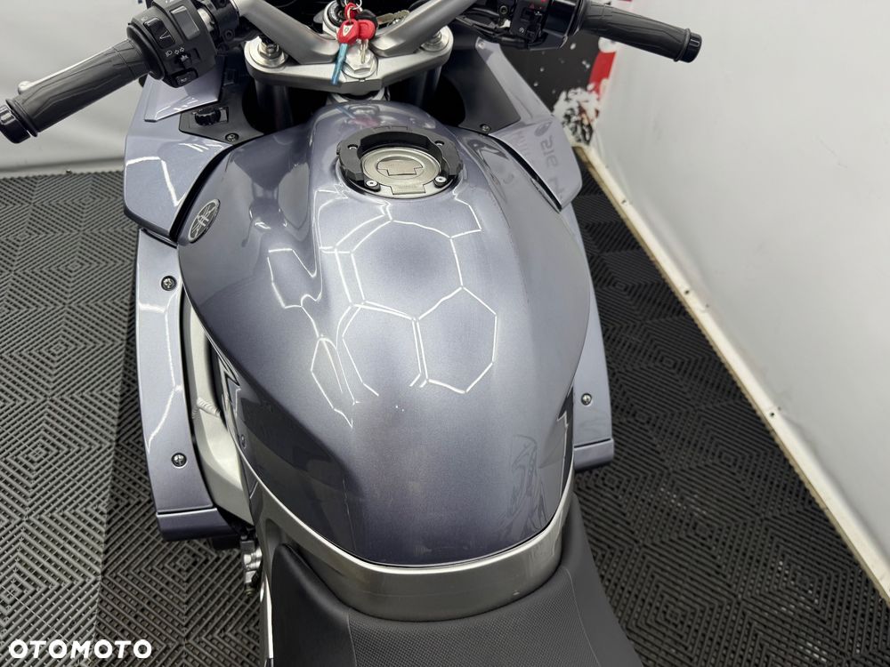 Yamaha FJR - 25