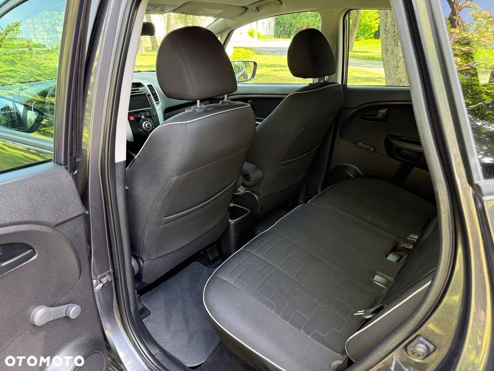 Kia Venga - 8