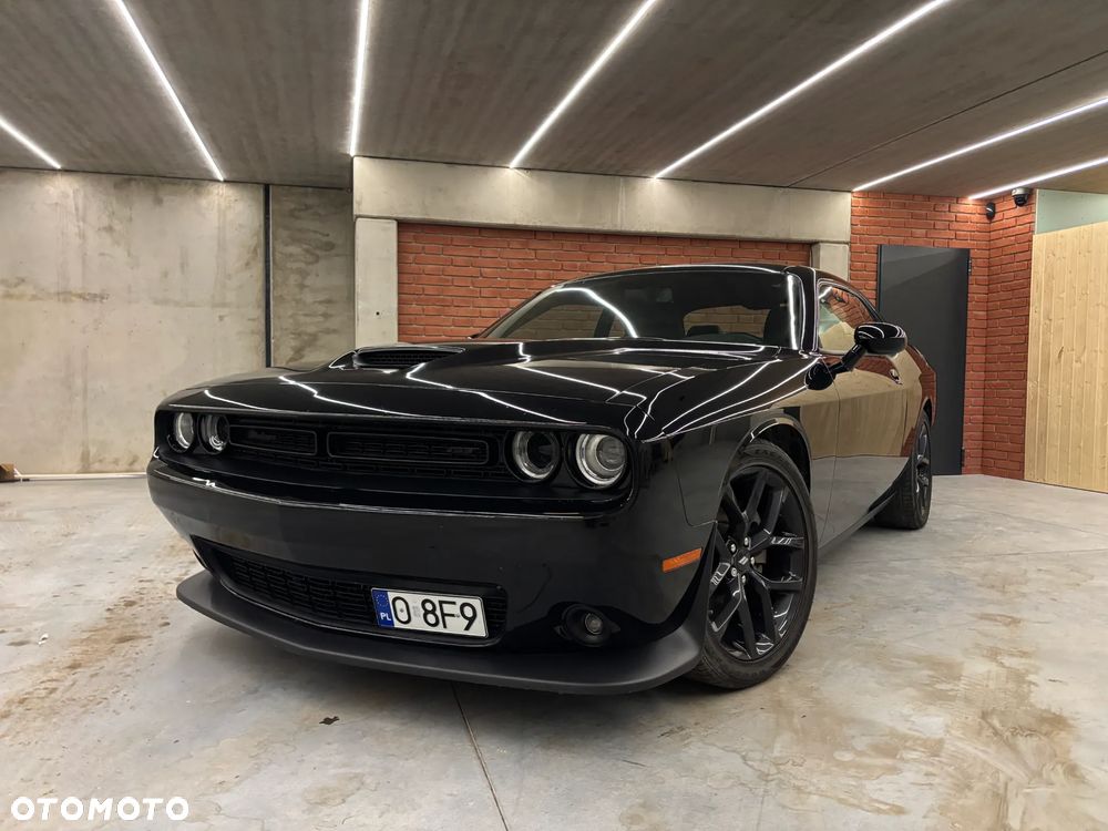 Dodge Challenger - 2
