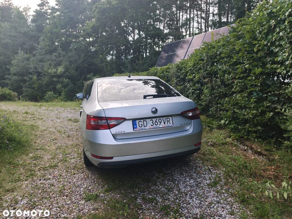 Skoda Superb 2.0 TDI Ambition - 4