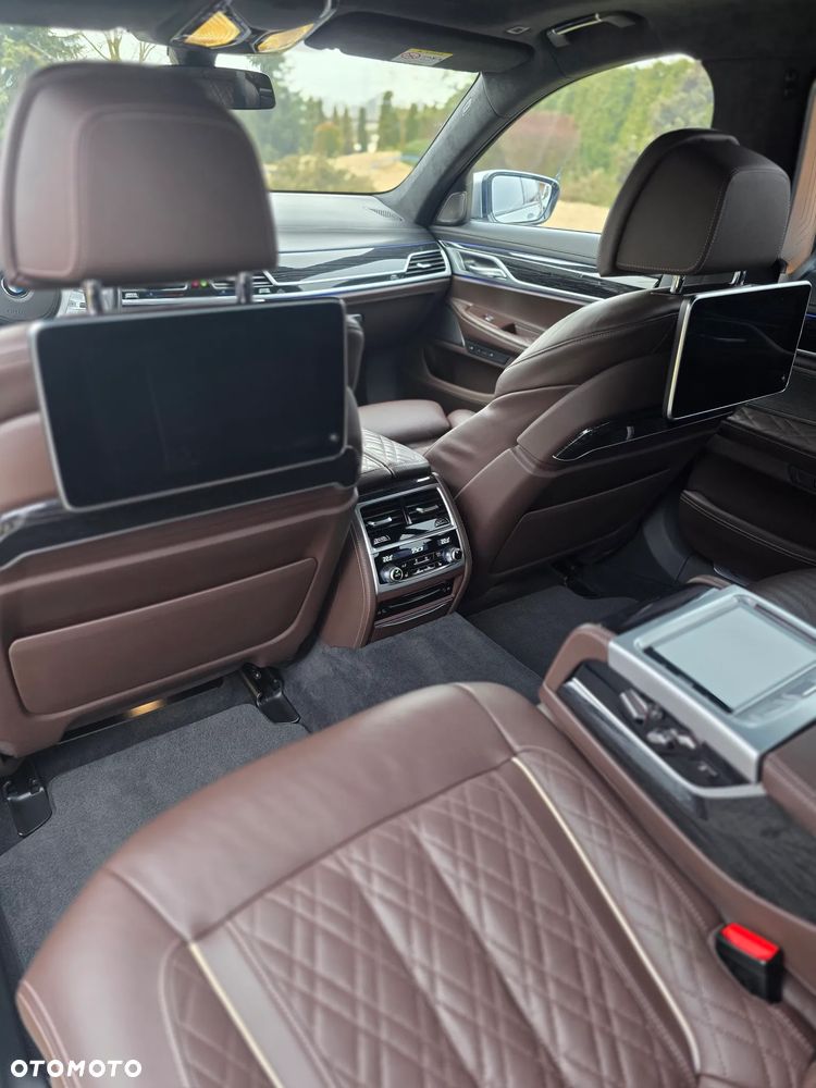 BMW Seria 7 M760Li xDrive V12 Excellence - 28
