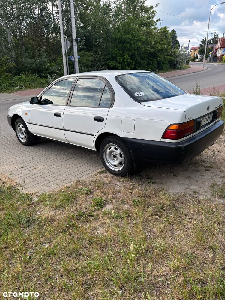 Toyota Corolla - 2