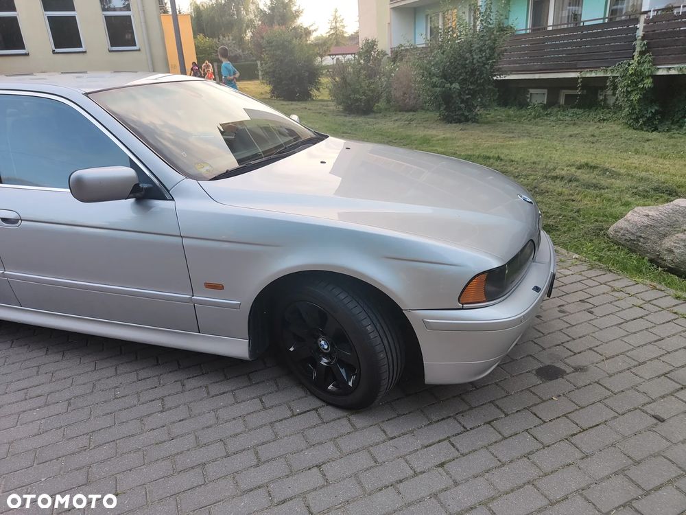 BMW Seria 5 525d Touring - 13