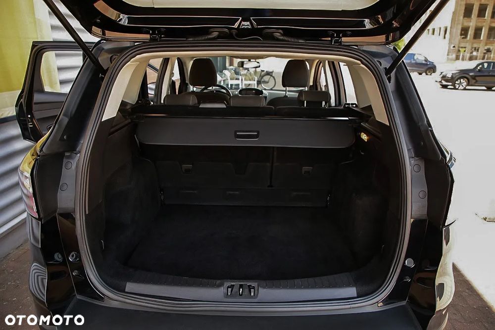 Ford Kuga 1.5 EcoBoost 2x4 Trend - 29