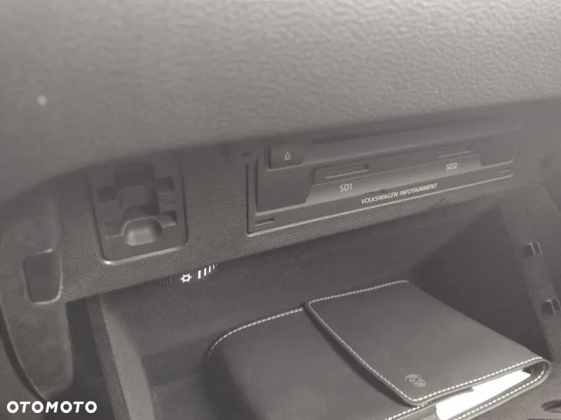 Volkswagen Arteon 2.0 TDI 4Motion SCR Elegance DSG - 29
